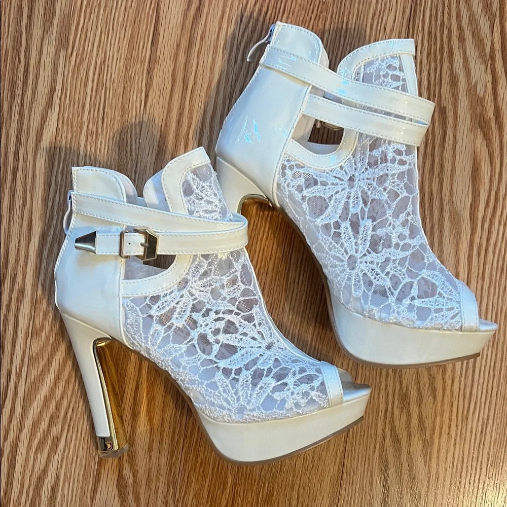 Elegant Cream Lace Peep-Toe Heels - Picture 4 of 5